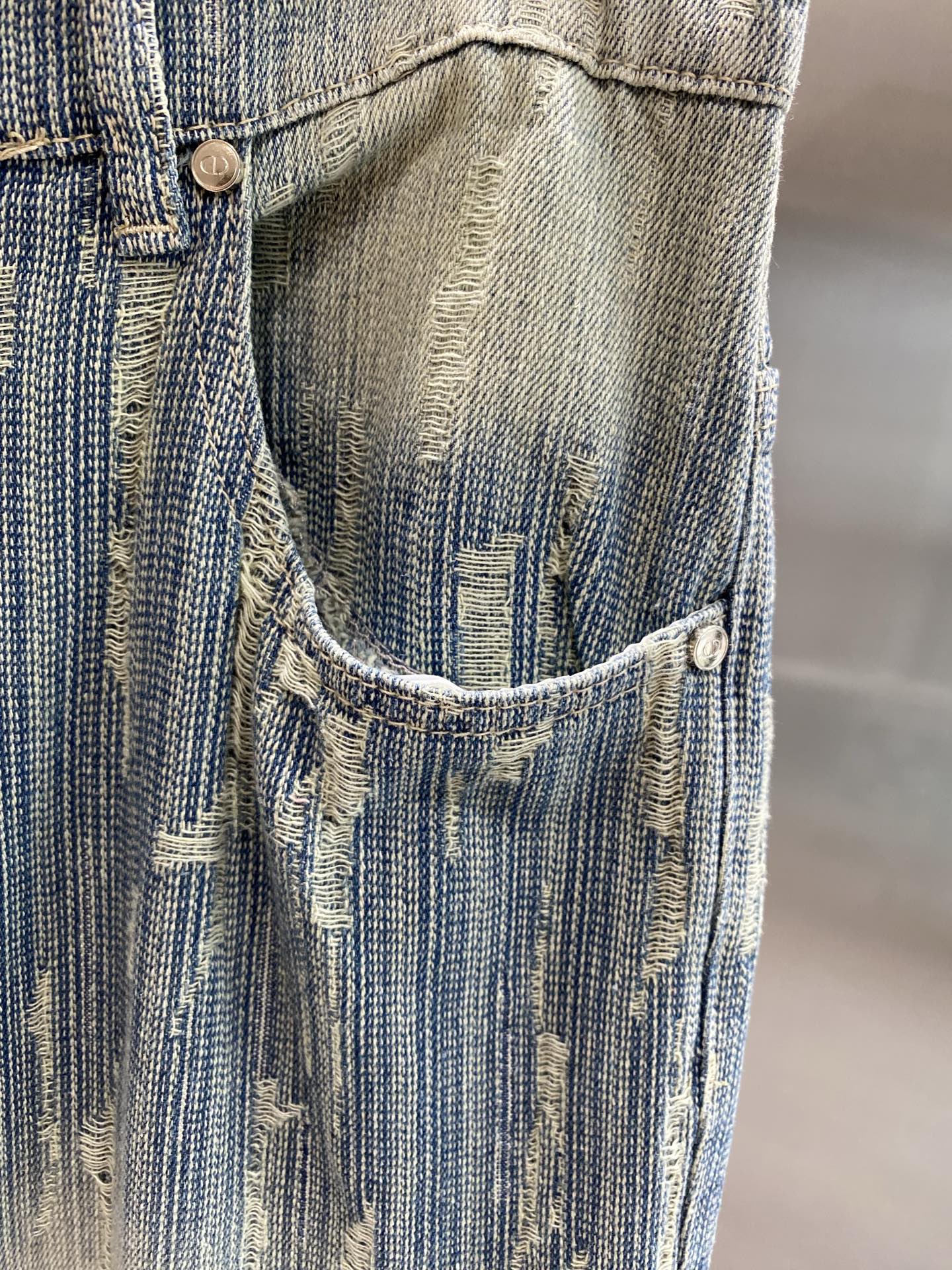 Men's light blue jeans