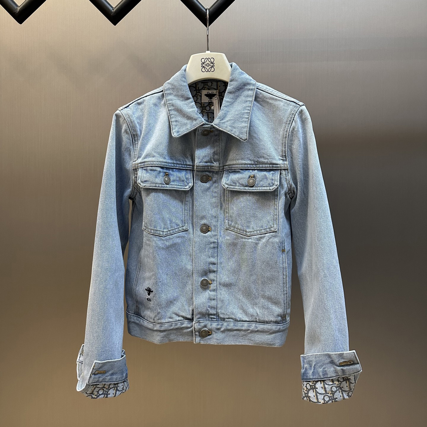 Turn-down collar denim jacket