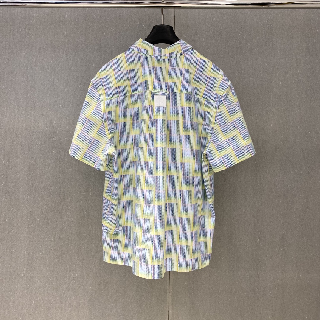 Staircase Gradient Short-Sleeve Shirt