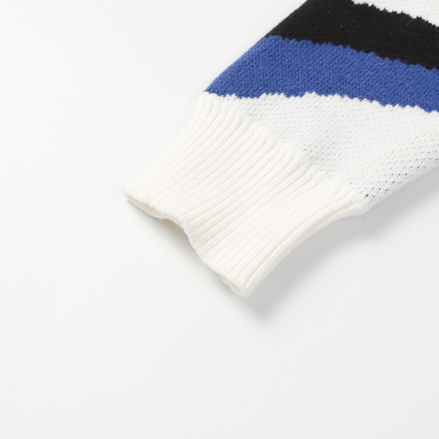 Jacquard crew neck pullover sweater