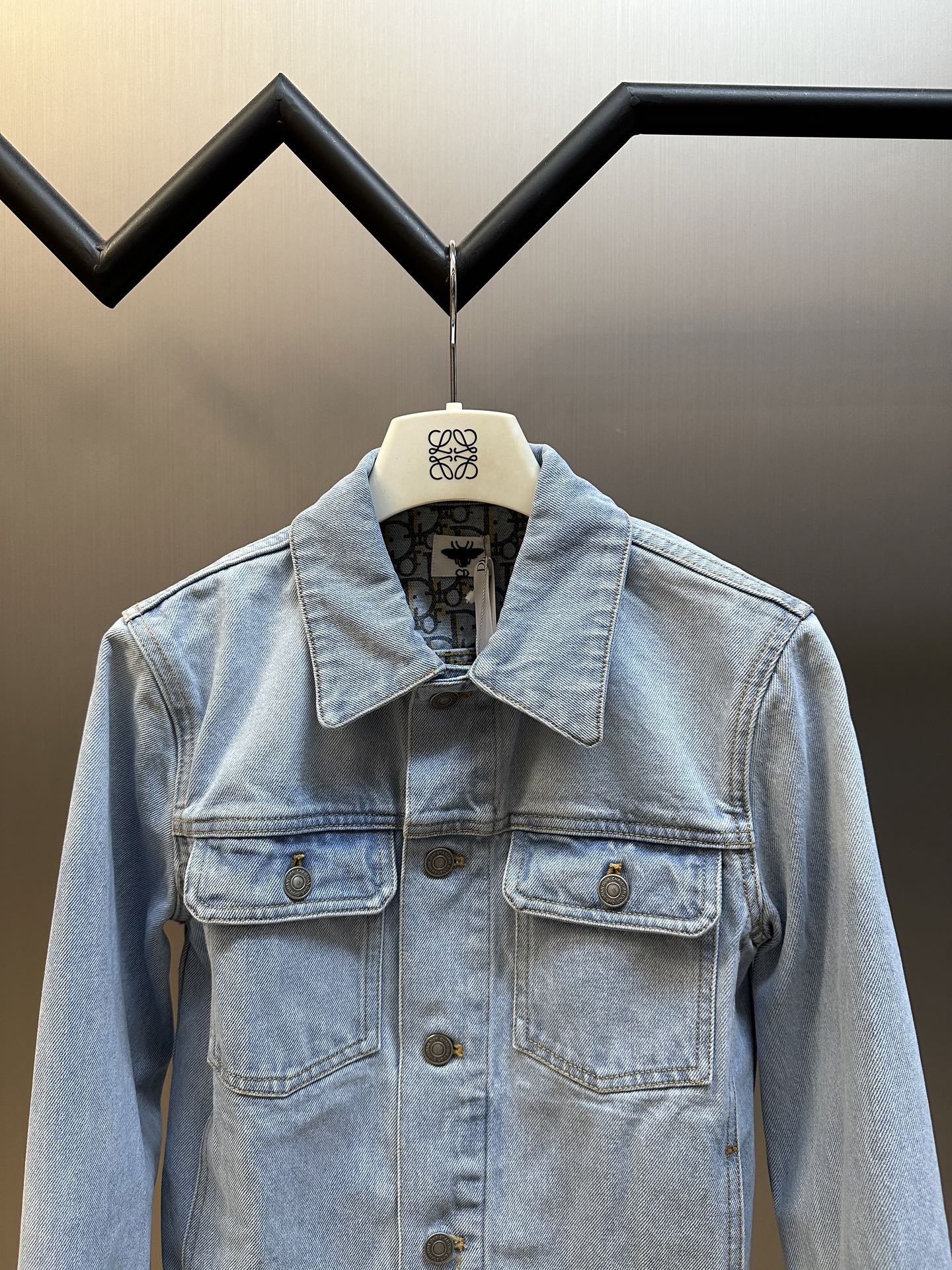 Turn-down collar denim jacket