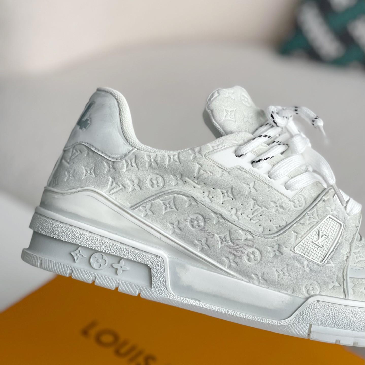 Trainer White Monochrome