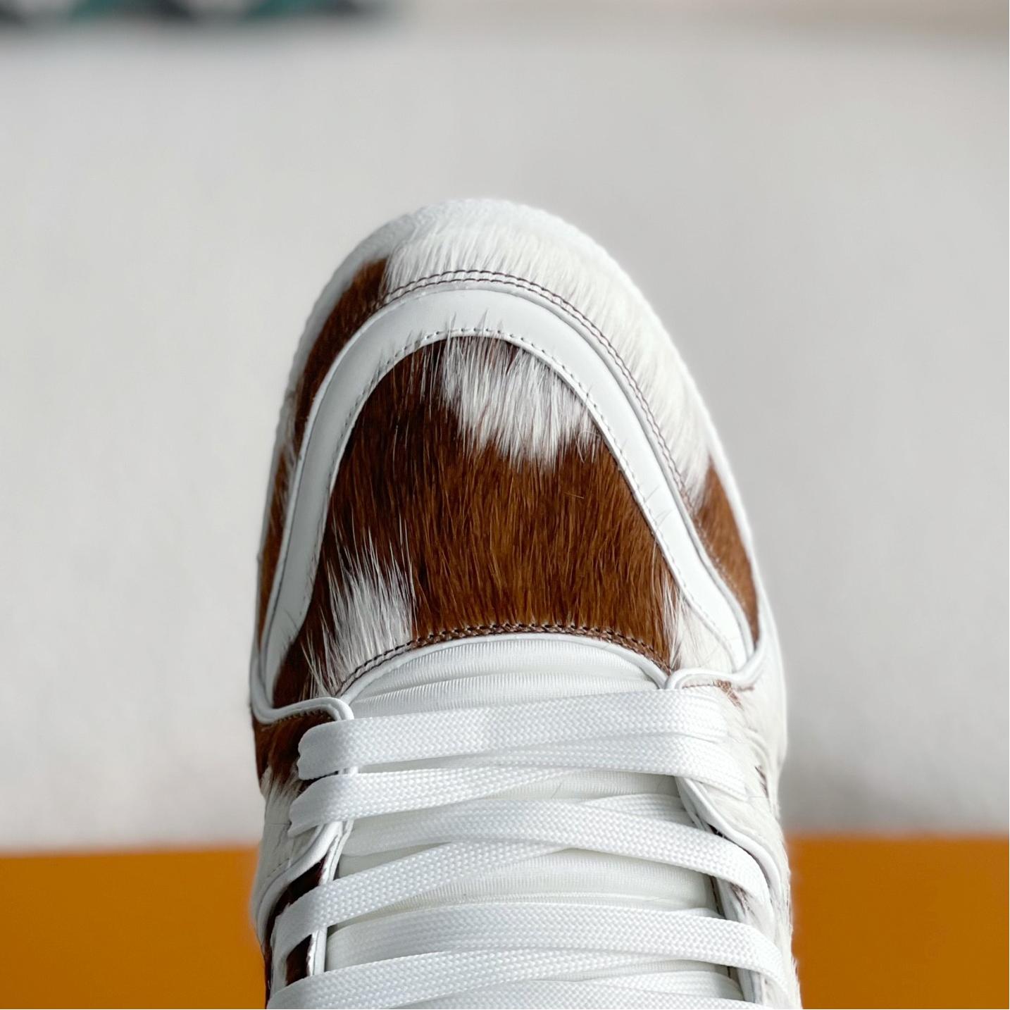 Short Hair Trainer Sneakers