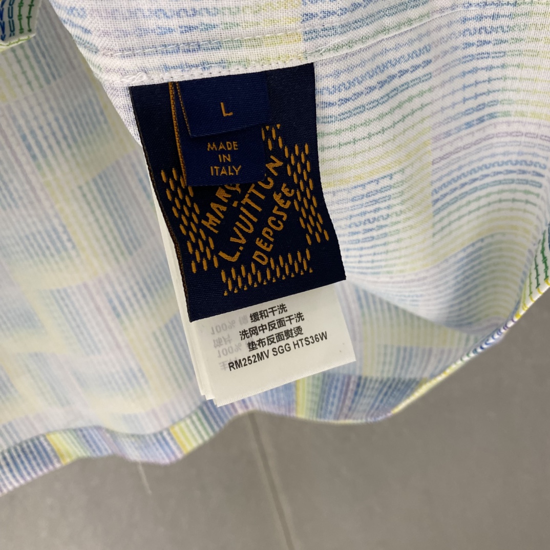 Staircase Gradient Short-Sleeve Shirt