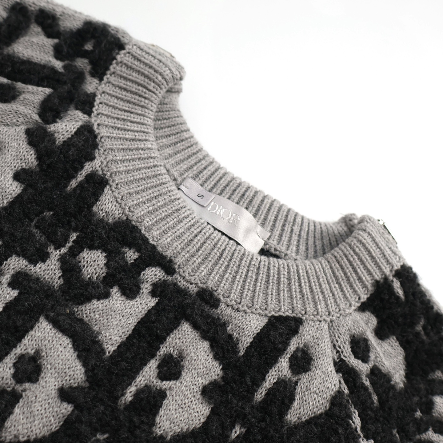 Towel embroidery jacquard crew neck sweater