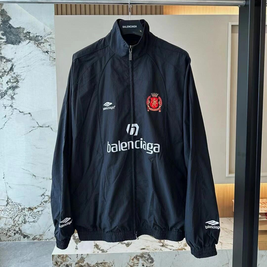 Balenciaga 76 Manchester United embroidered patch