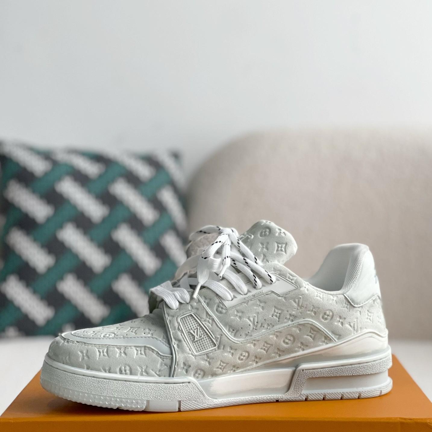 Trainer White Monochrome