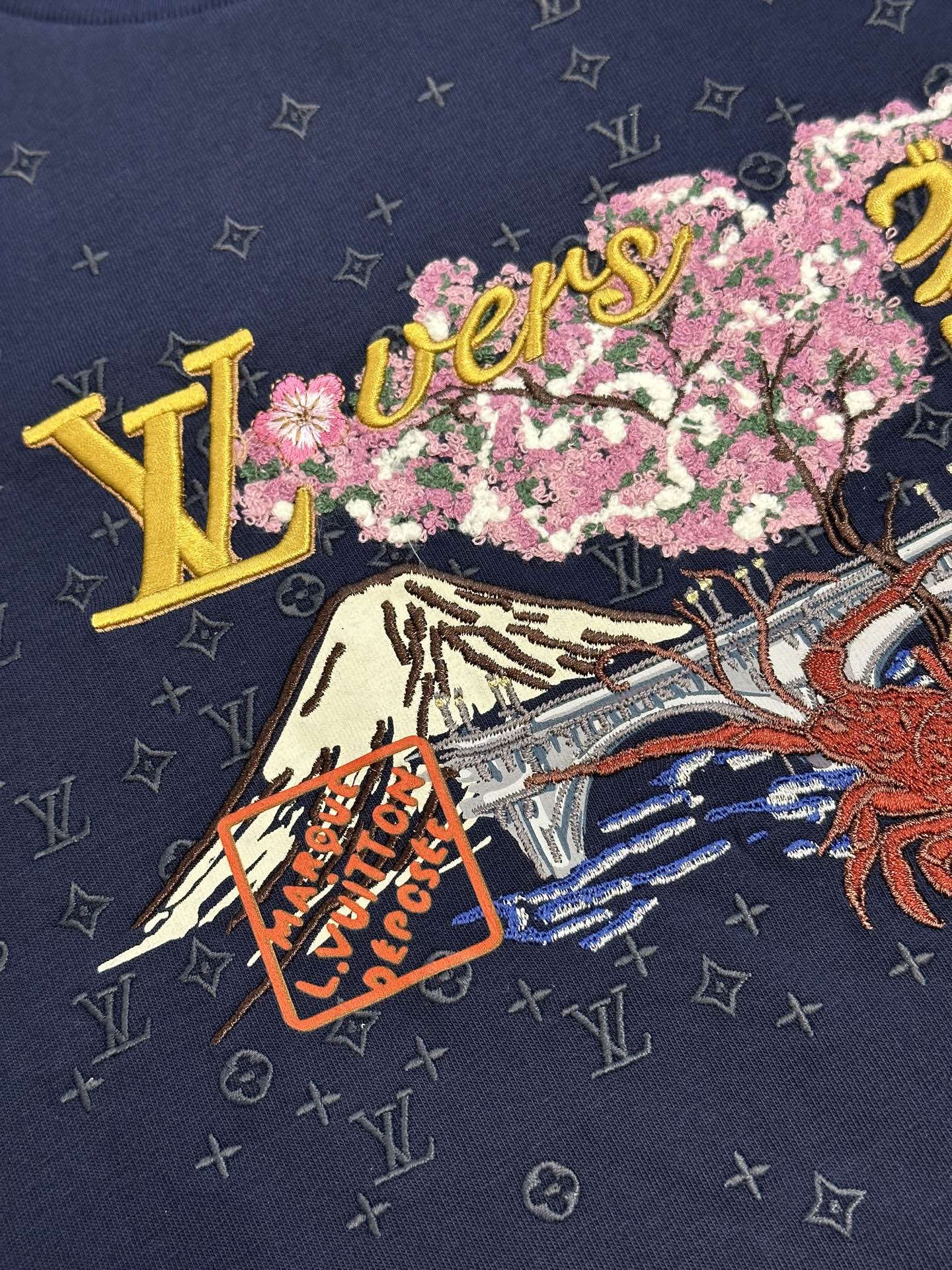 Handmade Appliqué Bag Craft + Scenic Print T-Shirt