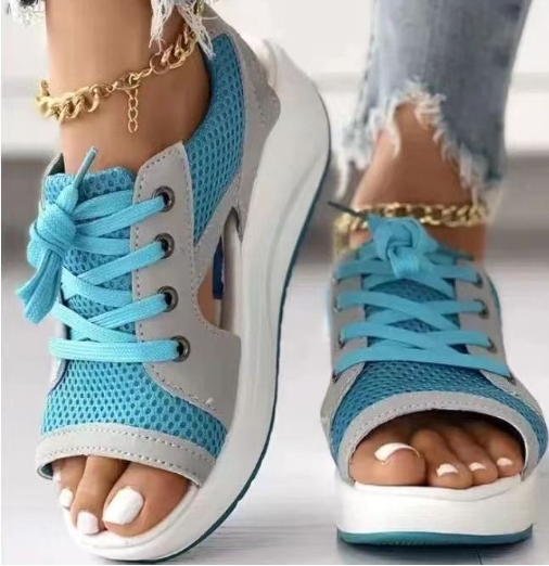Shaking bottom women's sandals, sponge cake thick soled lace up sandals, beach shoes