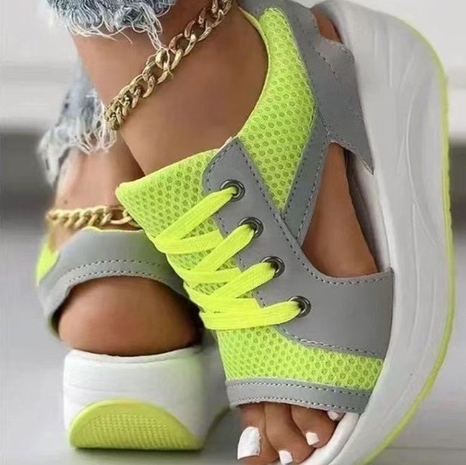 Shaking bottom women's sandals, sponge cake thick soled lace up sandals, beach shoes