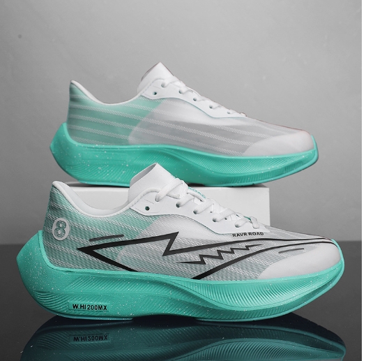 Outdoor full-length carbon board anti slip and shock-absorbing running shoes