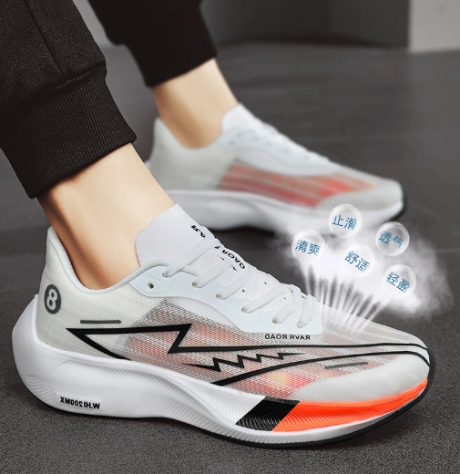 Outdoor full-length carbon board anti slip and shock-absorbing running shoes
