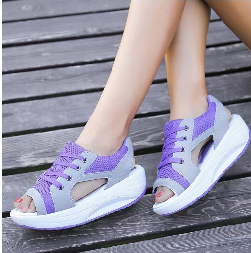 Shaking bottom women's sandals, sponge cake thick soled lace up sandals, beach shoes
