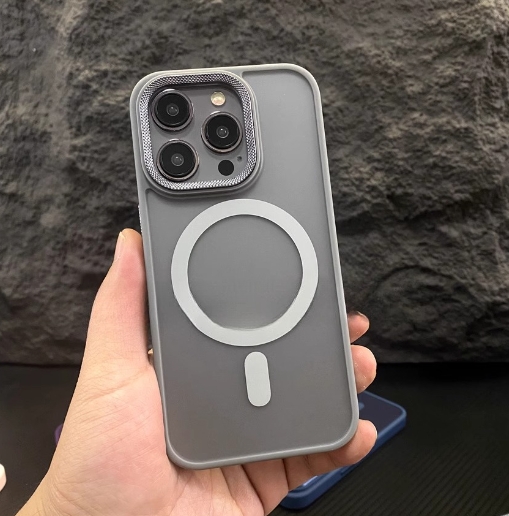 Skin feel matte diamond lens suitable for iPhone desert gold 15 magnetic suction 14 phone case