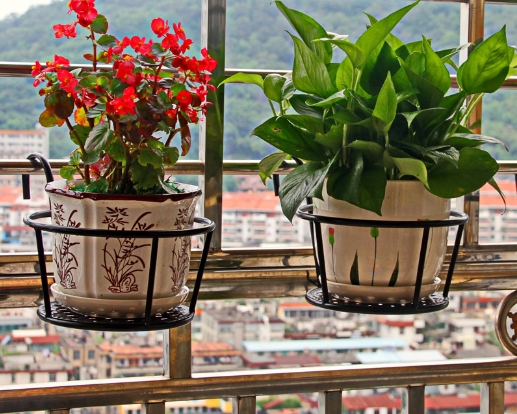 Iron balcony flower rack railing flower rack guardrail hanging flower pot rack circular pot hanging rack
