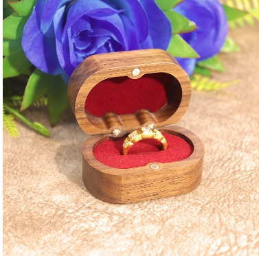 Solid wood walnut fungus nail jewelry, ring jewelry, jewelry storage box