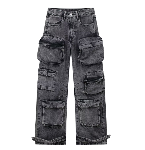 Loose jeans with multi pocket decoration