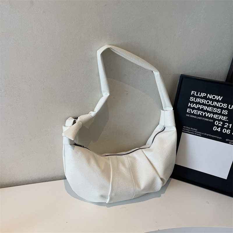 2025 New Fashionable Retro Versatile Commuter Shoulder Bag, Work Cross Shoulder Bag