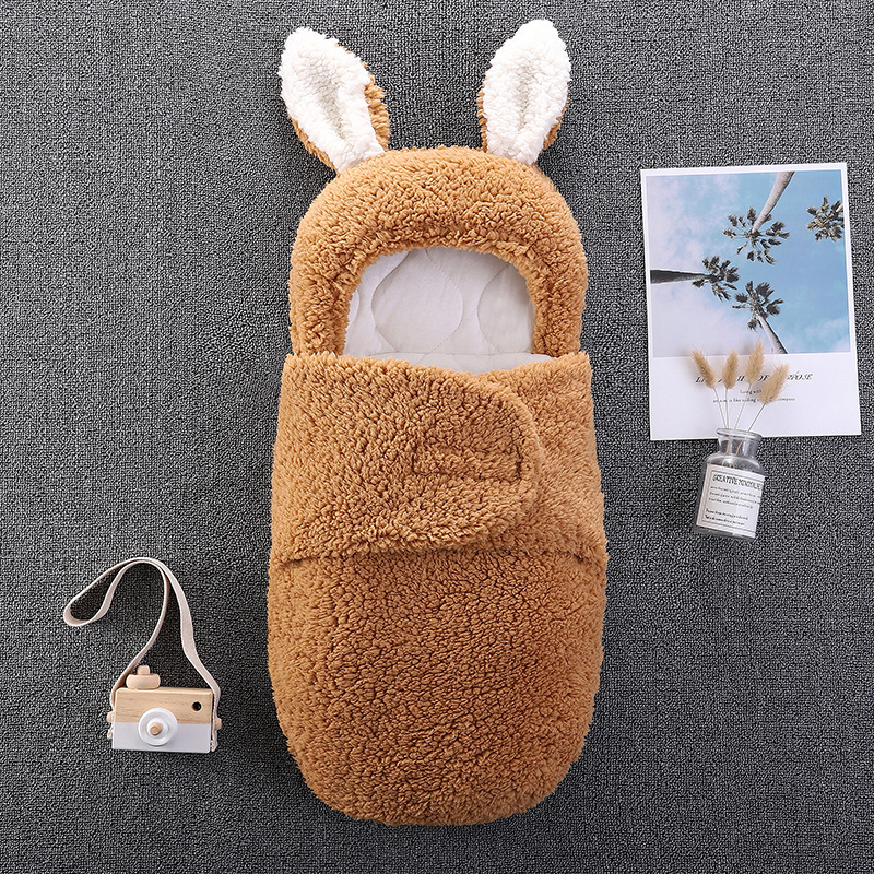 Baby bag held by newborn sleeping bag, thickened in autumn and winter