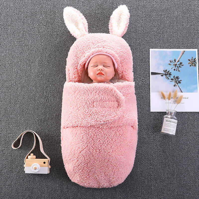Baby bag held by newborn sleeping bag, thickened in autumn and winter