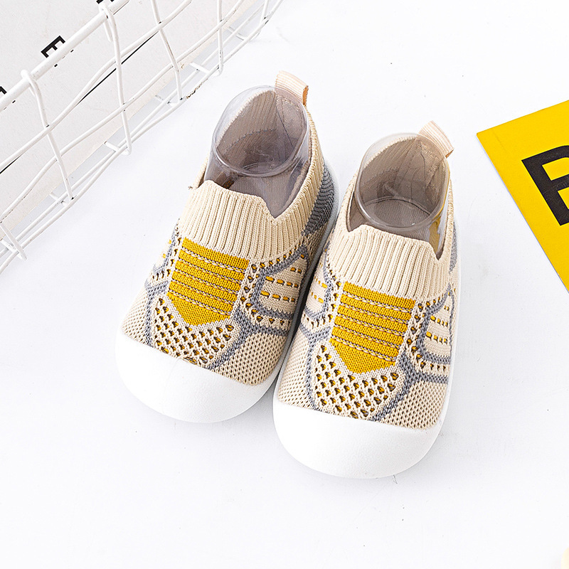 Soft soled baby walking shoes, anti slip breathable mesh socks, one foot kick