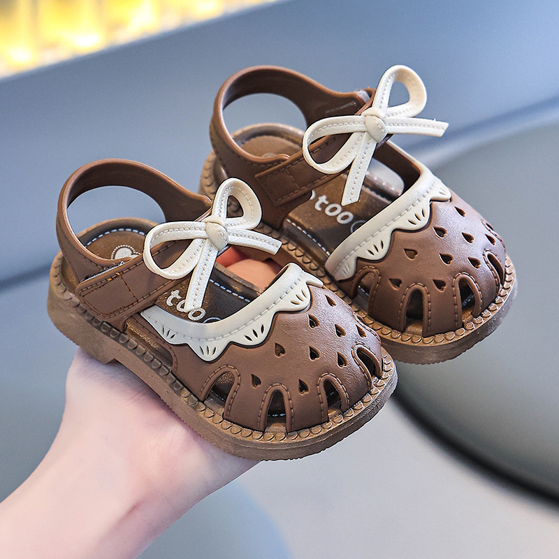 Girls' plastic anti urine soft bottom anti slip baby sandals for toddlers learning to walk