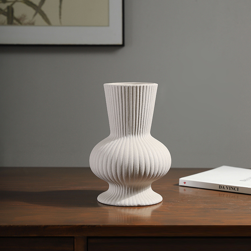 Ceramic vases, new Chinese-style living room wine cabinets, home decorations, TV cabinets, office soft furnishings, handicrafts and decorations