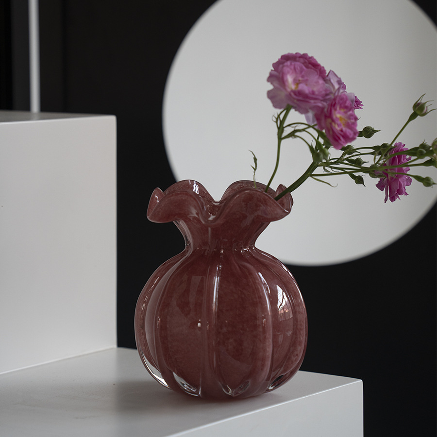 Small vase, dining table, coffee table, bedroom, fresh flower arrangement, high-end home decoration, artistic flower vases