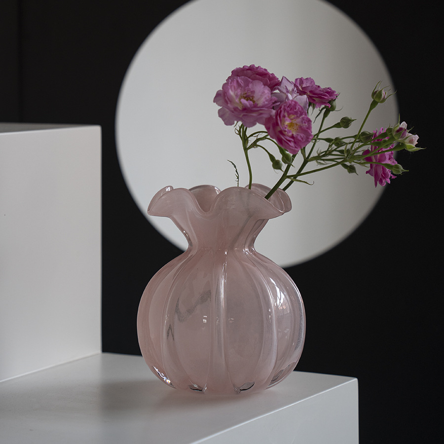 Small vase, dining table, coffee table, bedroom, fresh flower arrangement, high-end home decoration, artistic flower vases
