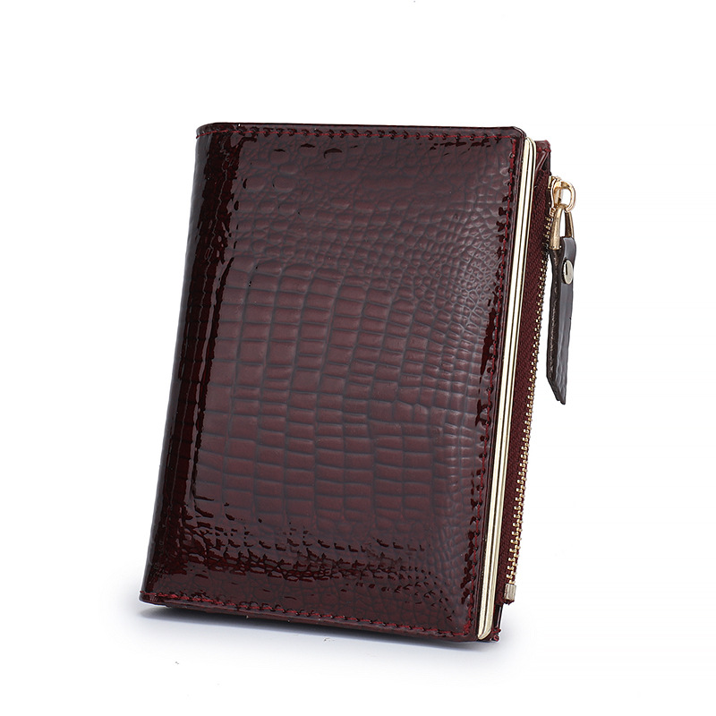 Women's fashionable genuine leather wallet source factory, multi-functional, multi-slot short style 20% off design patent leather card wallet