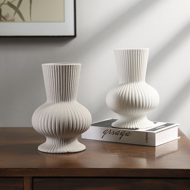 Ceramic vases, new Chinese-style living room wine cabinets, home decorations, TV cabinets, office soft furnishings, handicrafts and decorations