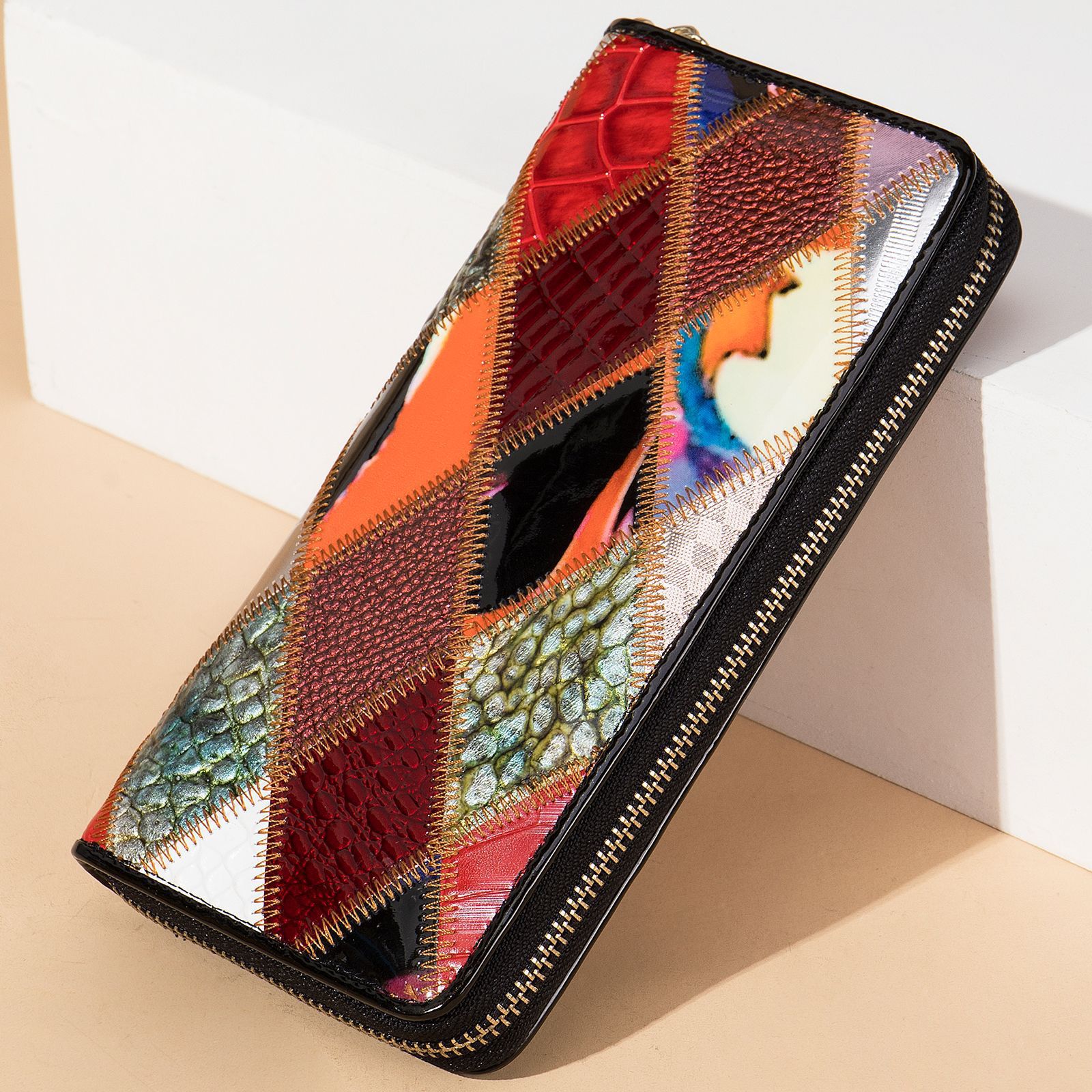 Retro lady's cowhide clutch bag with a high-end feel, long ethnic-style genuine leather spliced wallet, and patent leather clutch bag
