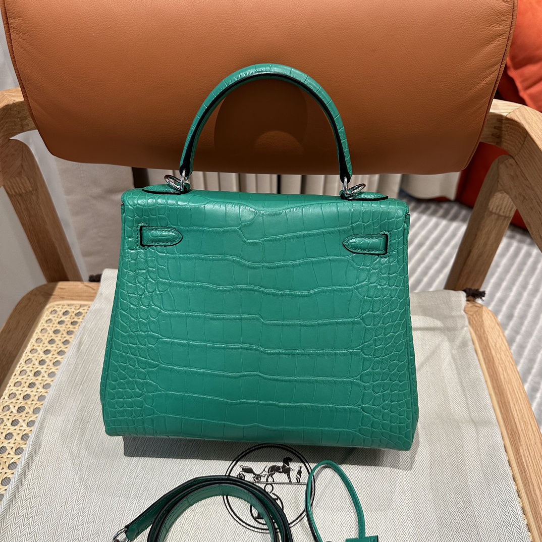 Hermès  Kelly 25 Vert comics  frosted crocodile skin