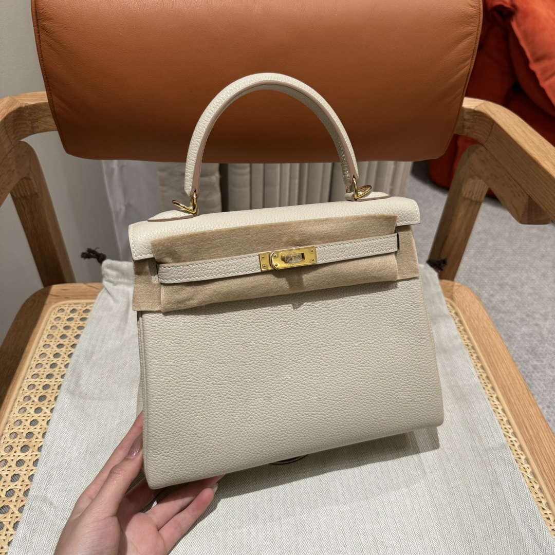Hermès  Kelly 25 Craie Togo