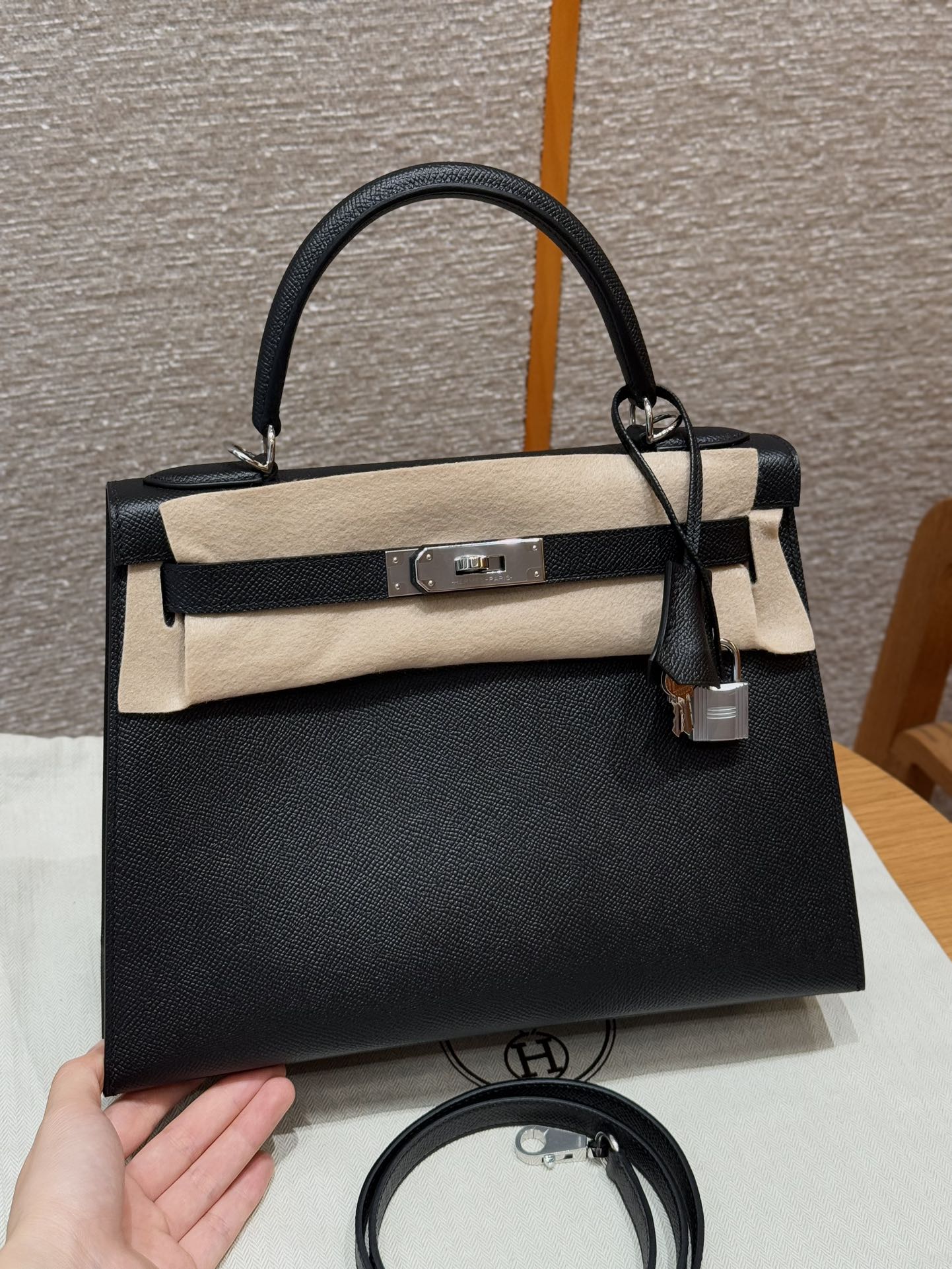 Hermès  Kelly 28 Noir  Eposm