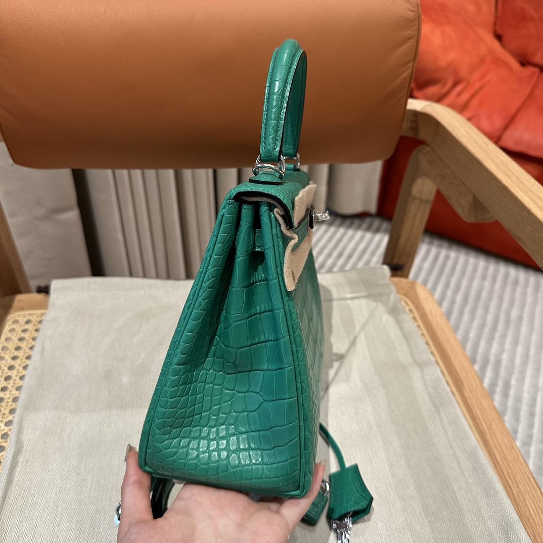 Hermès  Kelly 25 Vert comics  frosted crocodile skin