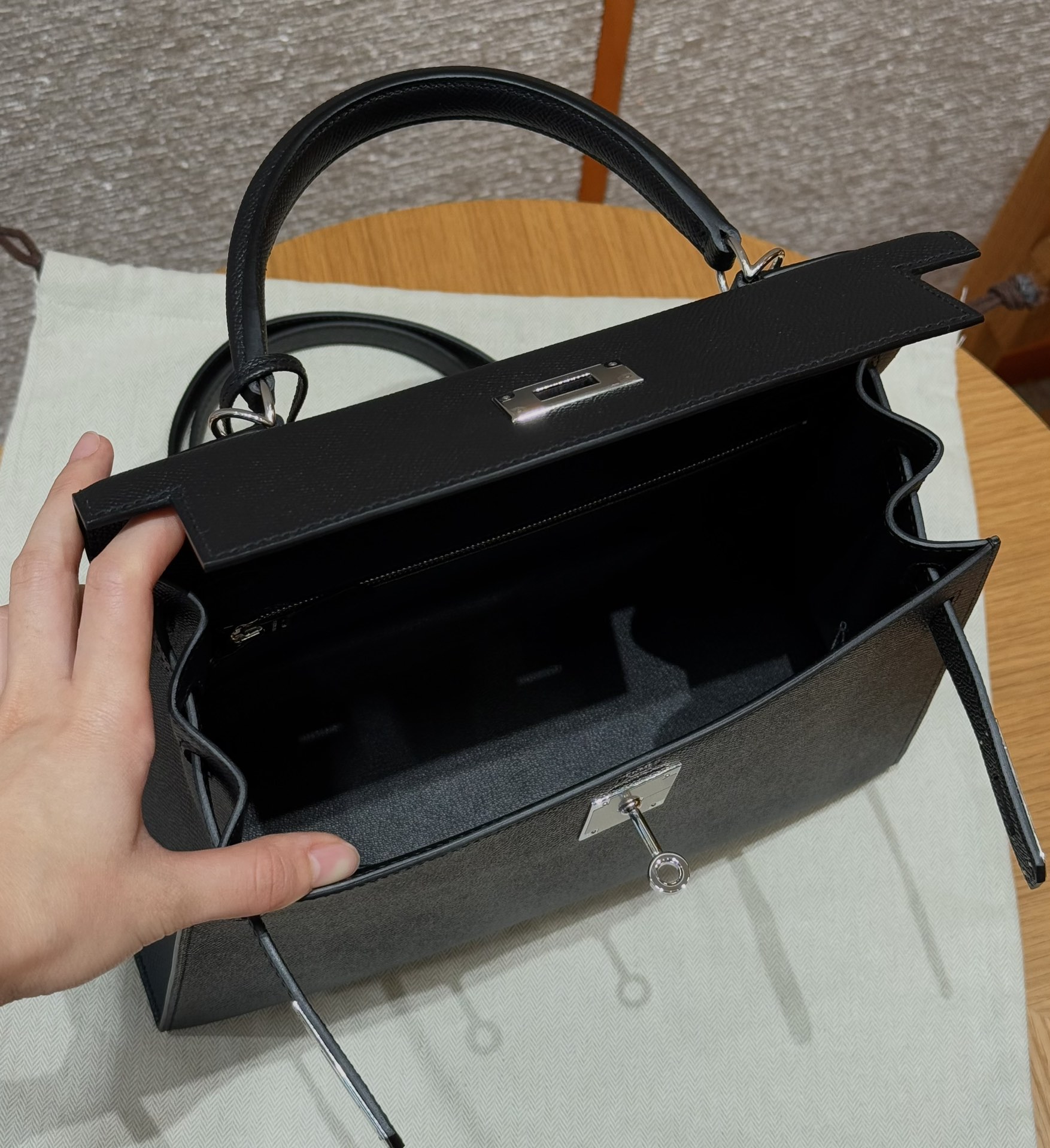 Hermès  Kelly 28 Noir  Eposm