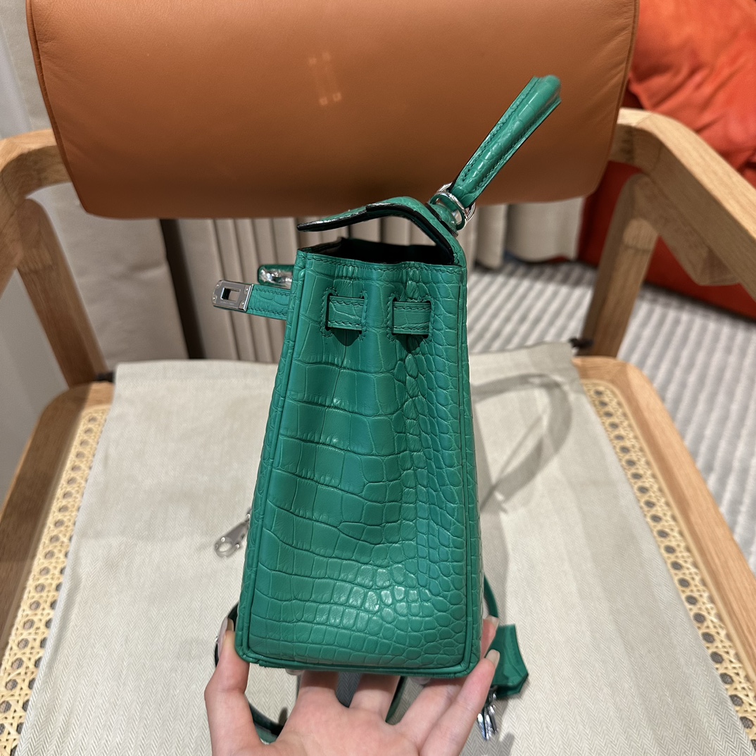 Hermès  Kelly 25 Vert comics  frosted crocodile skin