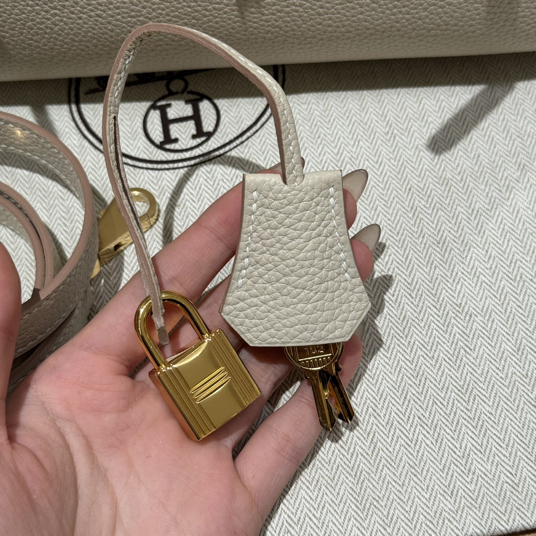 Hermès  Kelly 25 Craie Togo