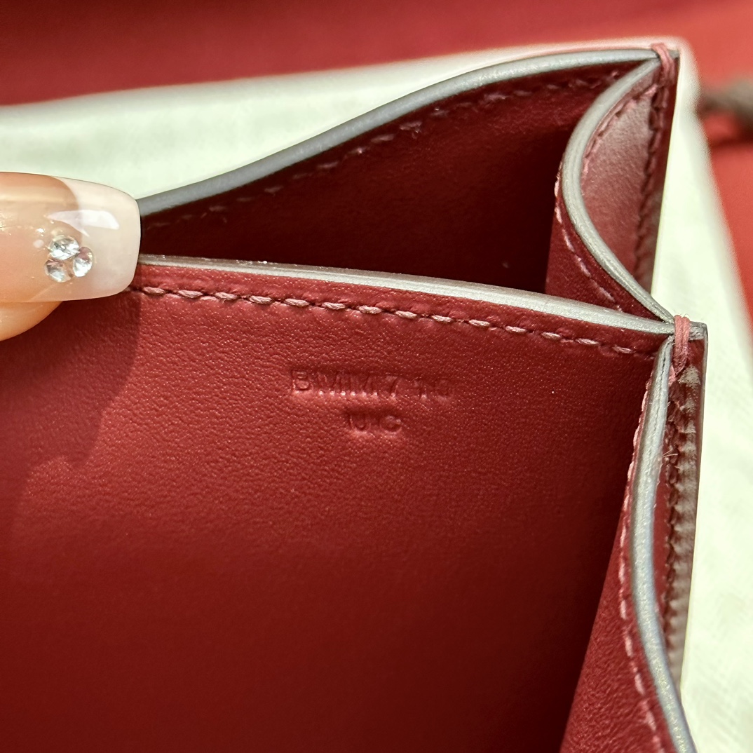 Hermès Constance 19 H Red Box