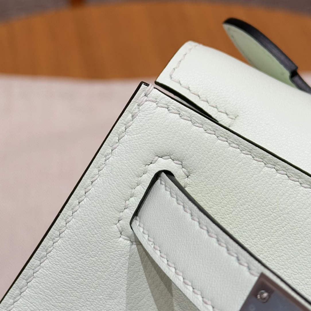 Hermès  Kelly Pochette 1  Vert Fizz Swift