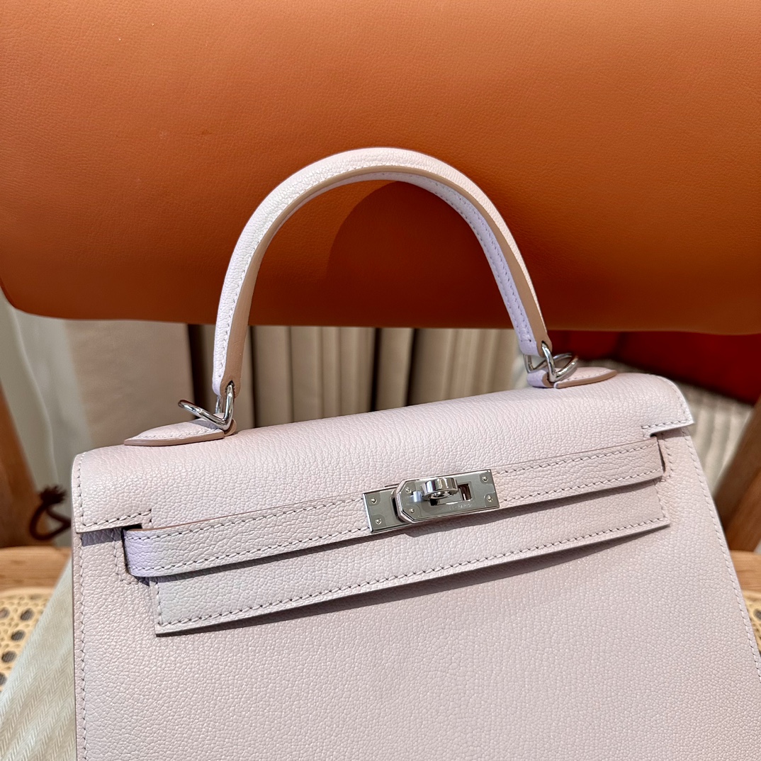 Hermès  Kelly 25  Mauve Pale Chever
