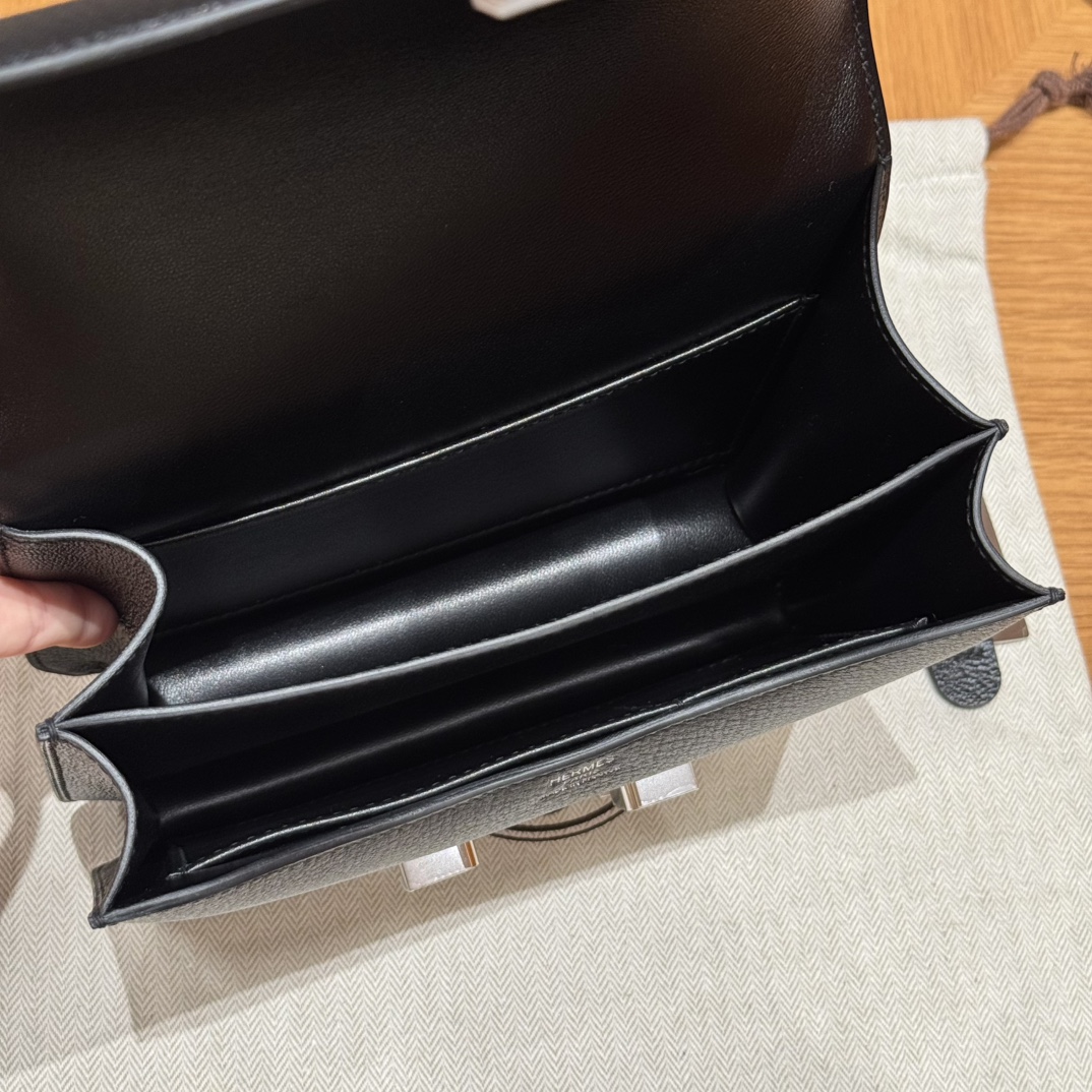 Hermès Constance 19 Noir  Chèvre Mirror