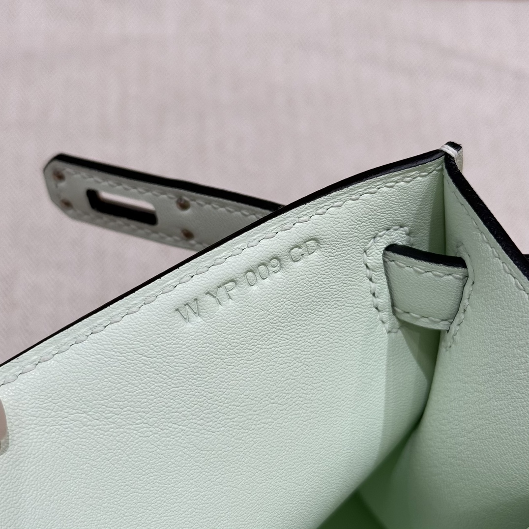 Hermès  Kelly Pochette 1  Vert Fizz Swift