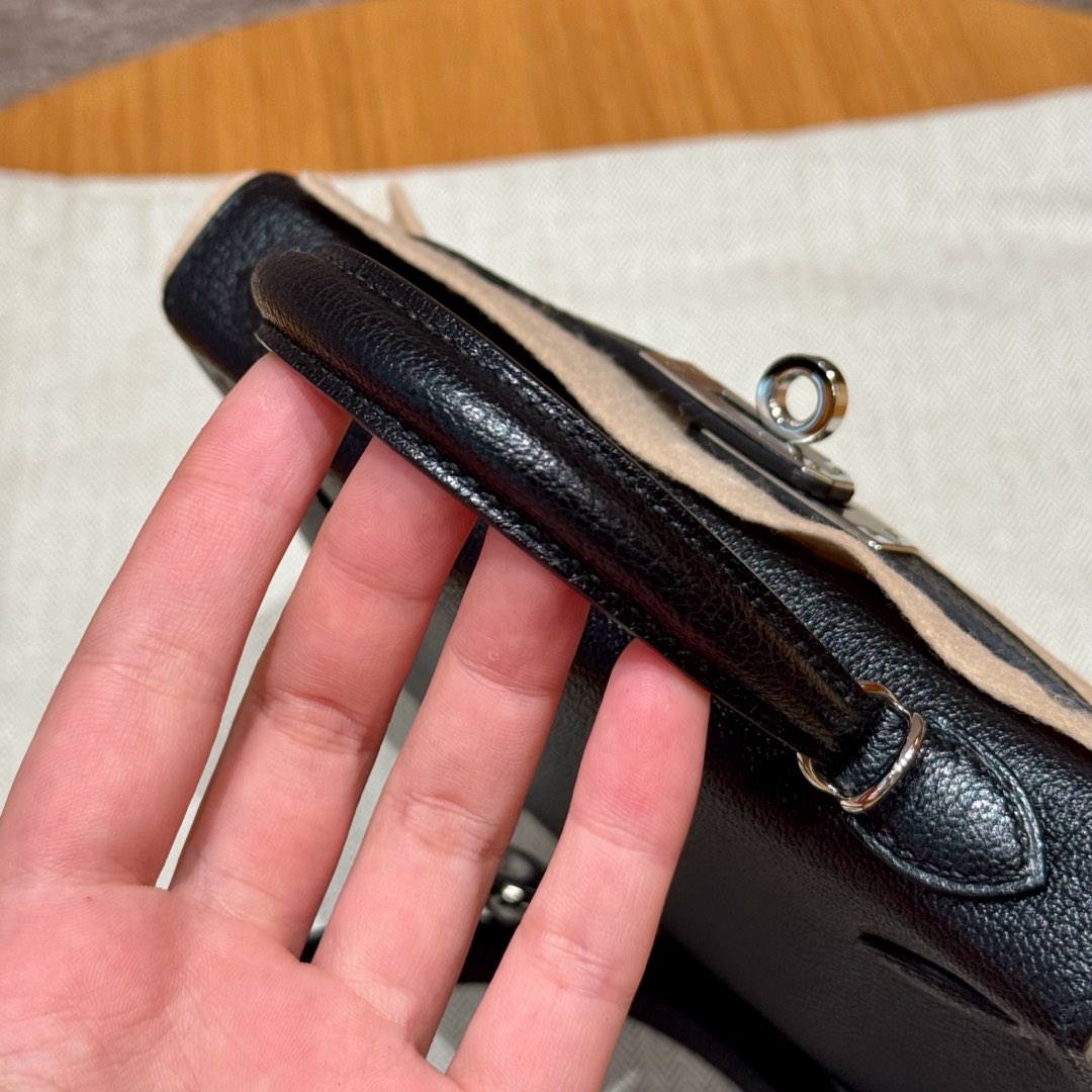 Hermès  Mini Kelly2 Size19 noir chèvre
