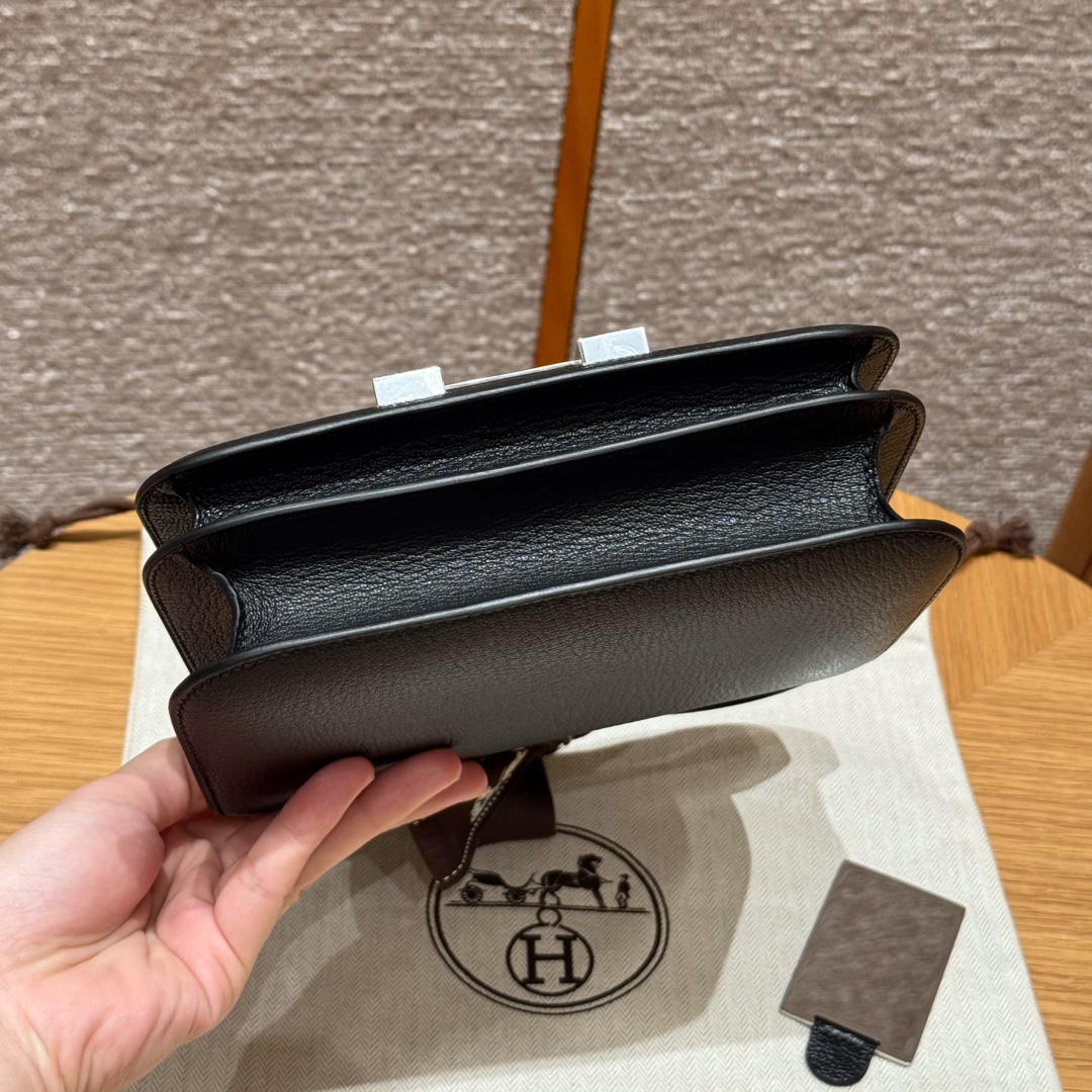 Hermès Constance 19 Noir  Chèvre Mirror