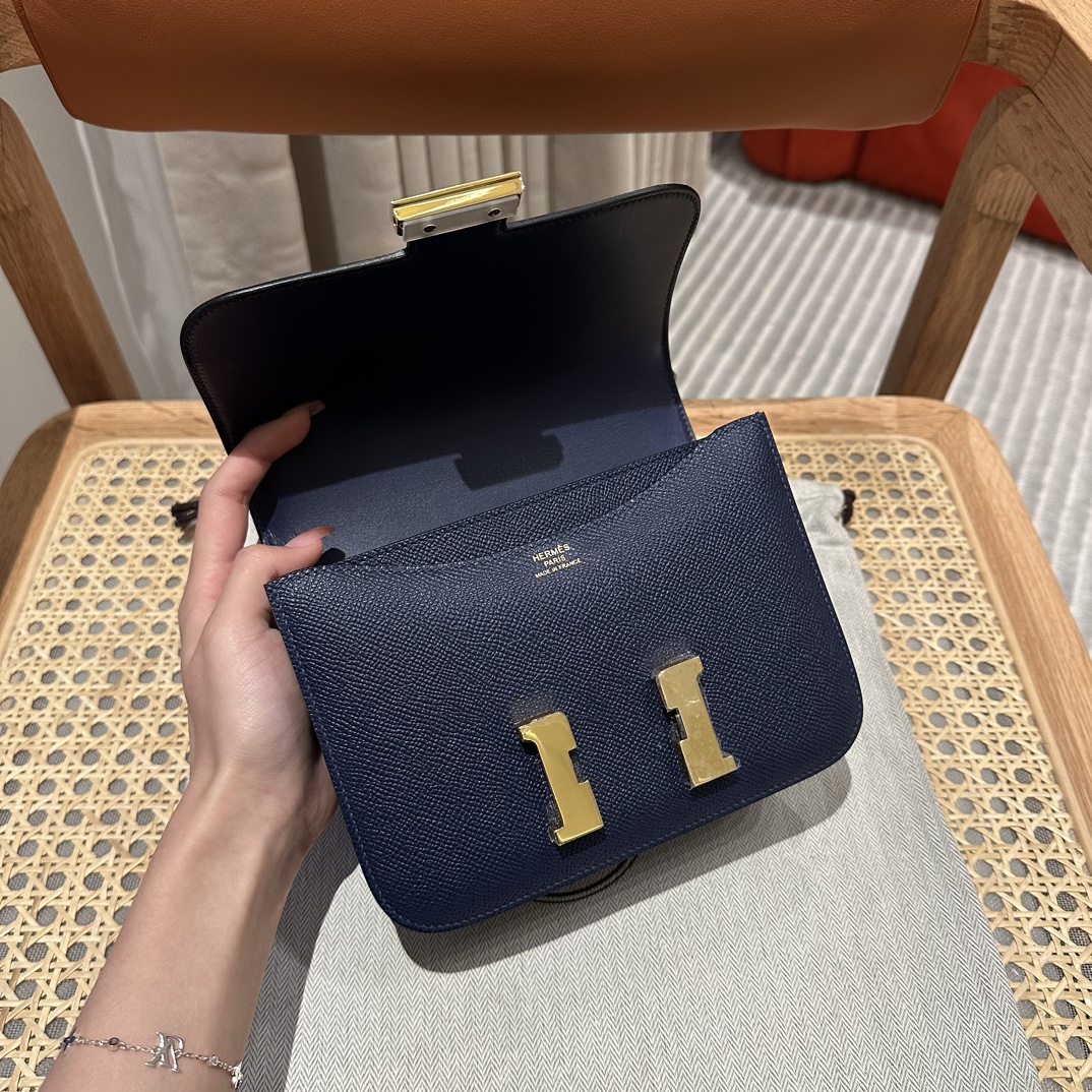 Hermès Constance 19 Blue saphir epsom