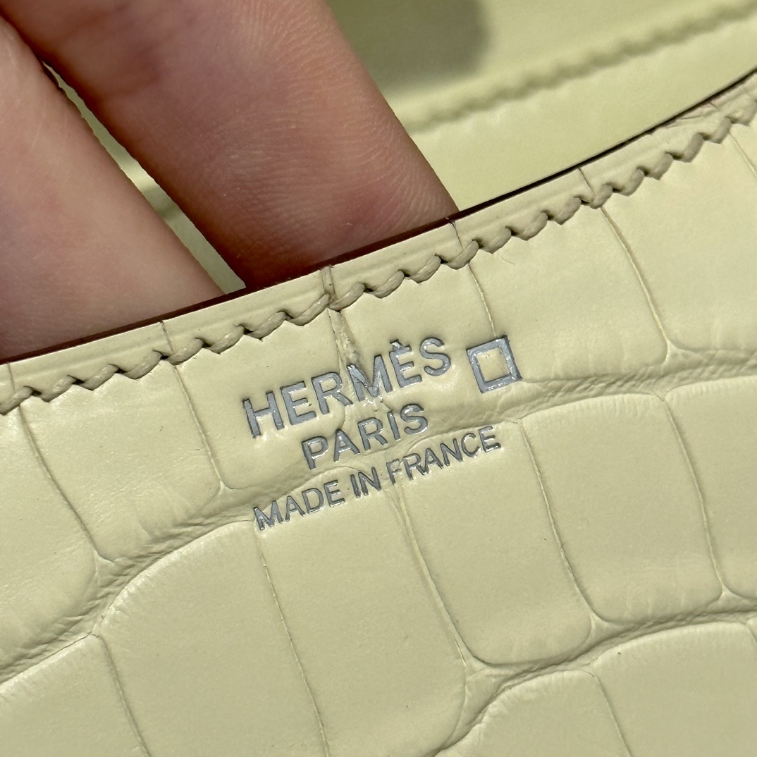 Hermès Constance 19 Vanille Alligator shiny crocodile🐊