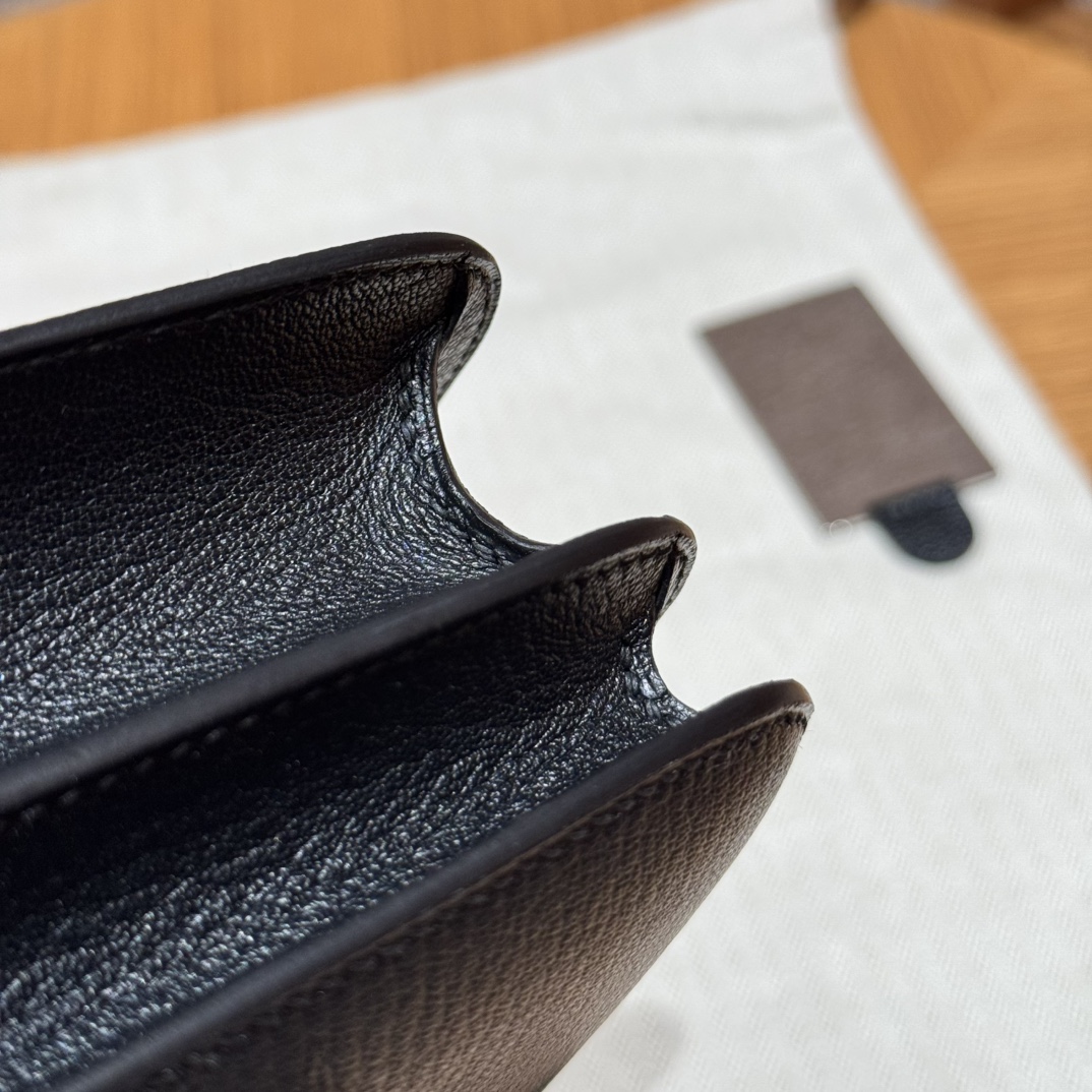 Hermès Constance 19 Noir  Chèvre Mirror