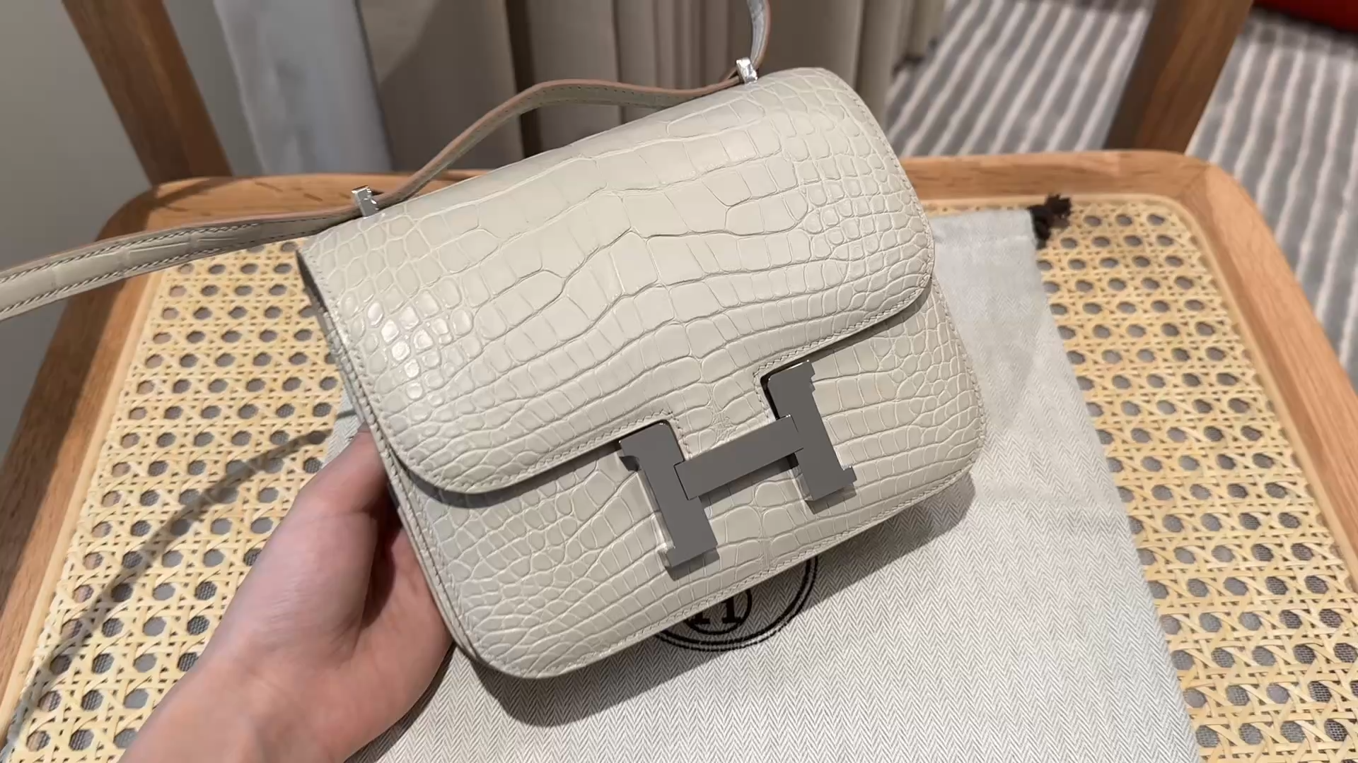 Hermès Constance 19  Beton  Alligator shiny crocodile🐊